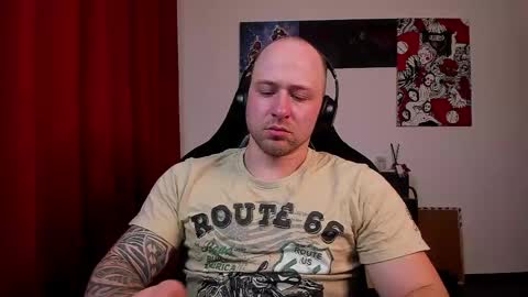 Snapshot of why_you_so_serious chatting on 05-22-26, 06:24 VI online show from 05-22-26, 06:24