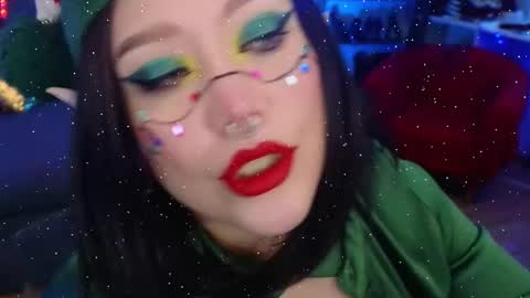 Snapshot of wickedxqueen chatting on 12-25-24, 04:22 Laura online show from 12-25-24, 04:22