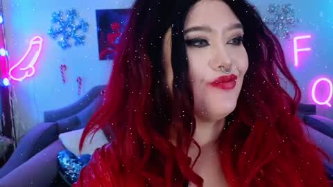 Snapshot of wickedxqueen chatting on 12-30-24, 07:37 Laura online show from 12-30-24, 07:37