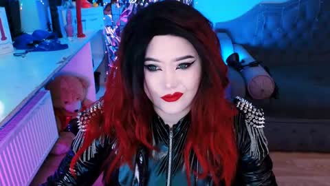 Snapshot of wickedxqueen chatting on 02-17-25, 04:31 Laura online show from 02-17-25, 04:31