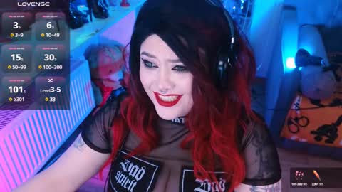 Snapshot of wickedxqueen chatting on 02-26-25, 04:36 Laura online show from 02-26-25, 04:36