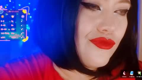 Snapshot of wickedxqueen chatting on 09-21-25, 11:28 Laura online show from 09-21-25, 11:28