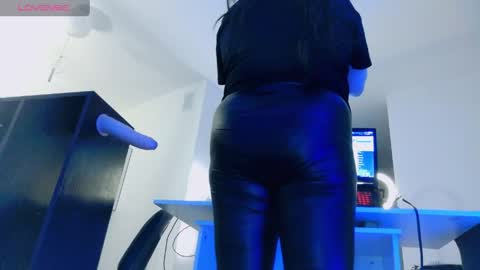 Laura  online show from 04-06-26, 07:59