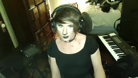 Snapshot of wienerlady chatting on 11-02-25, 08:06 Countess of Hotdogs online show from 11-02-25, 08:06
