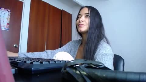 Ilauren online show from 02-19-26, 12:34