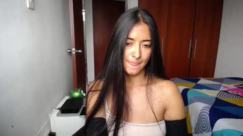 Ilauren online show from 03-23-26, 11:47