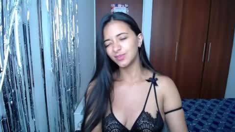 Ilauren online show from 05-26-26, 12:01