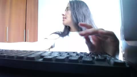 Snapshot of wifhot chatting on 07-18-26, 03:05 Ilauren online show from 07-18-26, 03:05