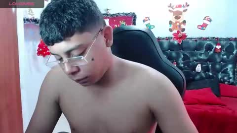 Snapshot of wiilliam_20 chatting on 12-21-24, 02:15 wiilliam online show from 12-21-24, 02:15