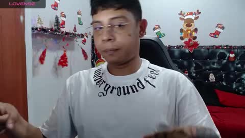 Snapshot of wiilliam_20 chatting on 12-30-24, 03:35 wiilliam online show from 12-30-24, 03:35