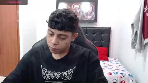 Snapshot of wiilliam_20 chatting on 02-17-25, 03:53 wiilliam online show from 02-17-25, 03:53