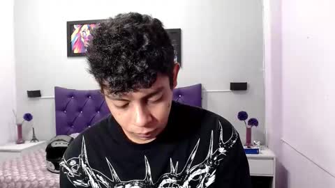 Snapshot of wiilliam_20 chatting on 10-17-25, 01:14 wiilliam online show from 10-17-25, 01:14