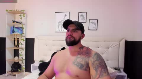 Devon and Chloe online show from 03-08-25, 10:00