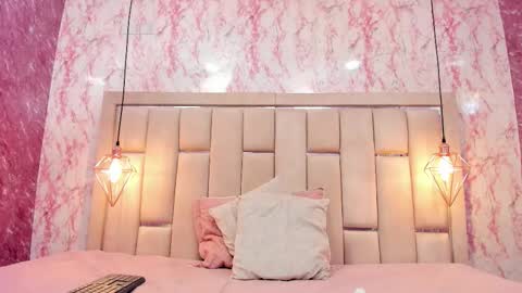 wild_firee_ online show from 12-02-25, 08:48