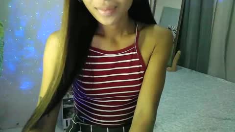 Snapshot of wild_flowerx21 chatting on 02-18-25, 12:15 Analyn online show from 02-18-25, 12:15