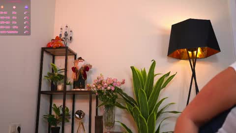 Snapshot of wildahankin chatting on 05-22-26, 04:08 Mia online show from 05-22-26, 04:08