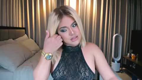 BELLA online show from 11-19-25, 07:19