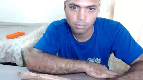 Snapshot of wildloverstv chatting on 11-01-25, 06:43 wildloverstv online show from 11-01-25, 06:43