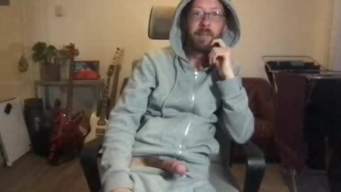 wildtux240722 online show from 04-29-26, 03:54