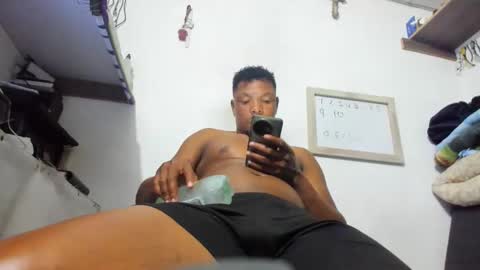 Snapshot of wilfer484725 chatting on 05-20-26, 01:23 wilfer online show from 05-20-26, 01:23