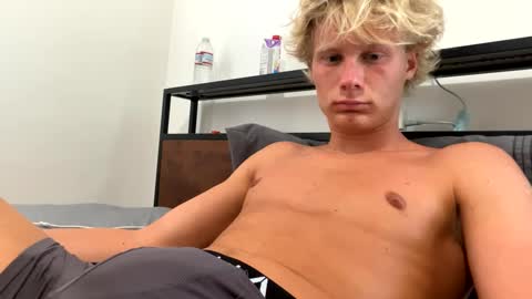 Snapshot of will598276 chatting on 09-11-25, 09:26 Will online show from 09-11-25, 09:26