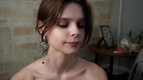 Snapshot of willalwaysloveyouuuuu chatting on 01-17-25, 10:11 Eva online show from 01-17-25, 10:11