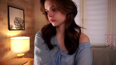 Snapshot of willalwaysloveyouuuuu chatting on 02-24-25, 01:02 Eva online show from 02-24-25, 01:02