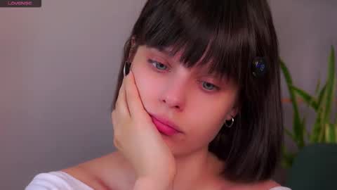 Snapshot of willalwaysloveyouuuuu chatting on 09-17-25, 01:29 Eva online show from 09-17-25, 01:29