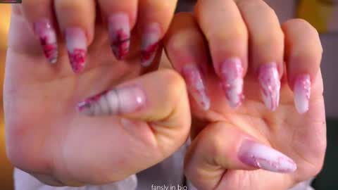 Snapshot of willalwaysloveyouuuuu chatting on 10-13-25, 01:05 Eva online show from 10-13-25, 01:05