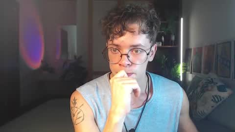 Snapshot of william_henry_a chatting on 05-12-26, 02:58 William online show from 05-12-26, 02:58