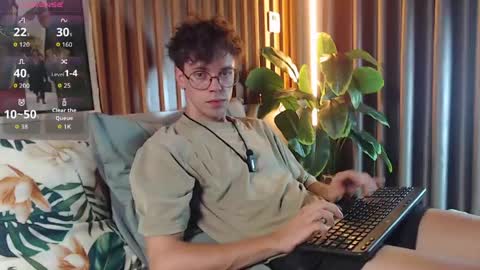 Snapshot of william_henry_a chatting on 05-23-26, 01:48 William online show from 05-23-26, 01:48