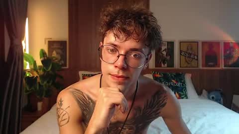 Snapshot of william_henry_a chatting on 05-27-26, 02:03 William online show from 05-27-26, 02:03