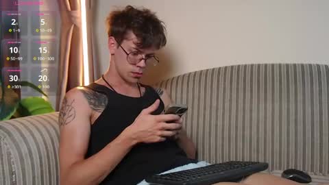 Snapshot of william_henry_a chatting on 06-06-26, 09:41 William online show from 06-06-26, 09:41