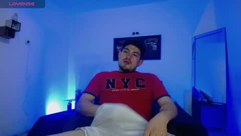 Snapshot of william_steel_ chatting on 06-06-26, 03:00 William Steel online show from 06-06-26, 03:00