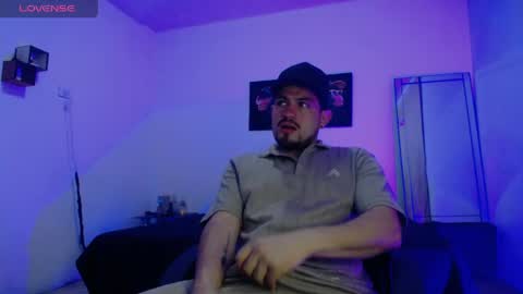 Snapshot of william_steel_ chatting on 06-09-26, 11:11 William Steel online show from 06-09-26, 11:11