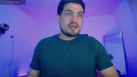 Snapshot of william_steel_ chatting on 06-10-26, 11:31 William Steel online show from 06-10-26, 11:31