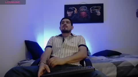 Snapshot of william_steel_ chatting on 07-06-26, 11:51 William Steel online show from 07-06-26, 11:51