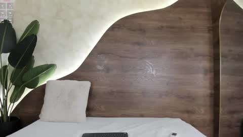 Ms Willow online show from 02-28-25, 07:56