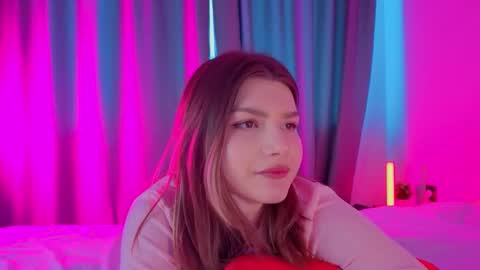 Snapshot of wilmajonson chatting on 02-18-26, 07:26 Vicki3 online show from 02-18-26, 07:26