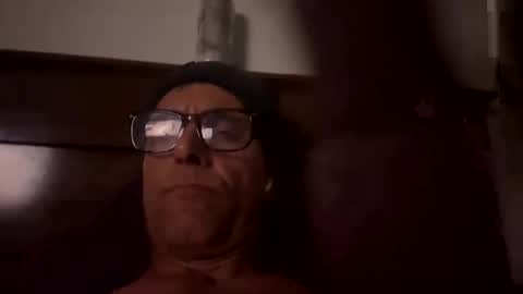 Snapshot of wiludoit chatting on 04-05-26, 11:24 wiludoit online show from 04-05-26, 11:24