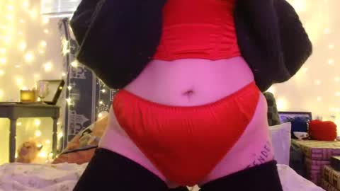 Eevie online show from 12-25-24, 11:10