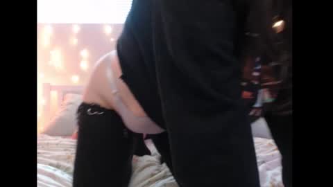 Eevie online show from 03-09-25, 10:41