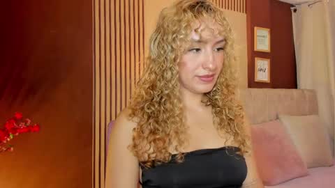 Wini Fer online show from 04-14-26, 02:01