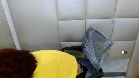 Snapshot of winnybarness chatting on 10-26-25, 02:17 WinnyBarness online show from 10-26-25, 02:17