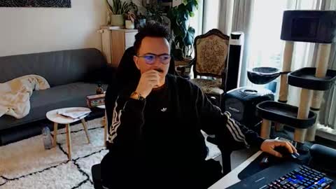 Snapshot of winnydepooh chatting on 11-13-25, 07:51 cream36 online show from 11-13-25, 07:51