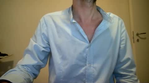 Snapshot of winston1414 chatting on 05-23-26, 08:35 JanCloud online show from 05-23-26, 08:35