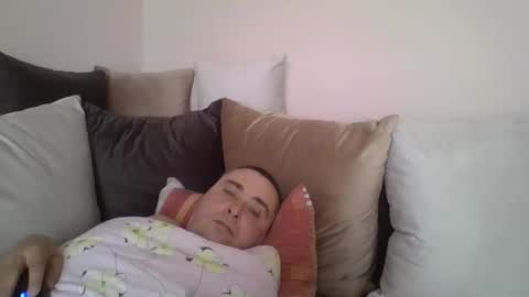 Snapshot of winston1982q chatting on 04-13-26, 06:41 winston1982q online show from 04-13-26, 06:41