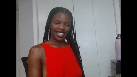 Snapshot of wishhwashy22 chatting on 05-26-26, 05:25 Chanel online show from 05-26-26, 05:25