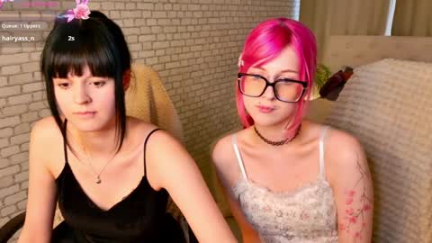 Alice and Michelle online show from 05-12-26, 10:12