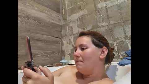 Wisteria online show from 09-22-25, 04:42